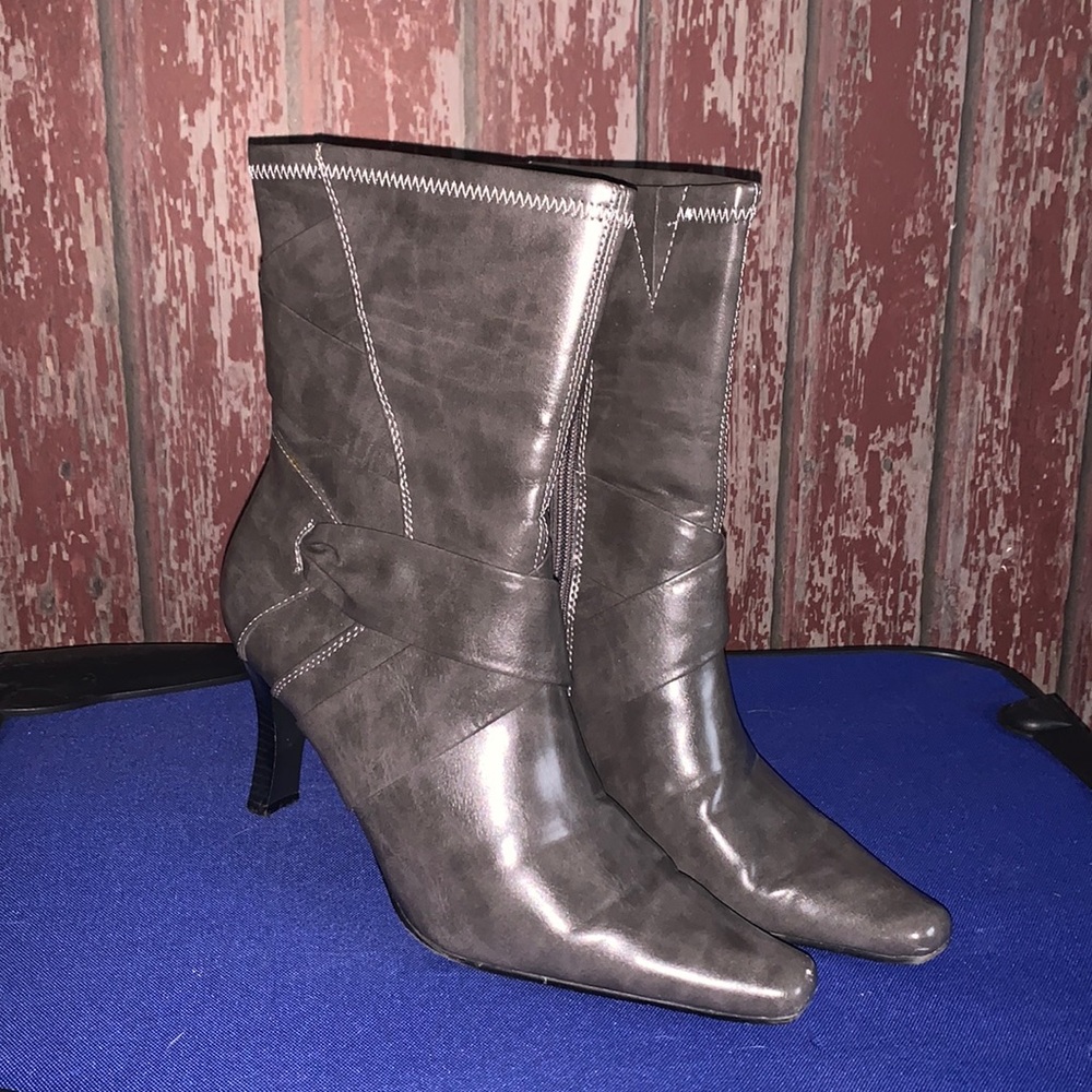 Grey boots
